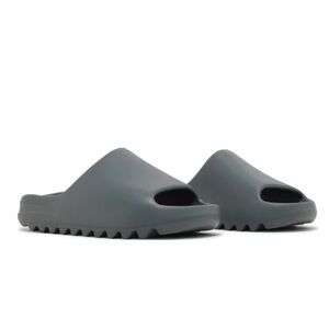 NEW Men’s Yeezy Slides